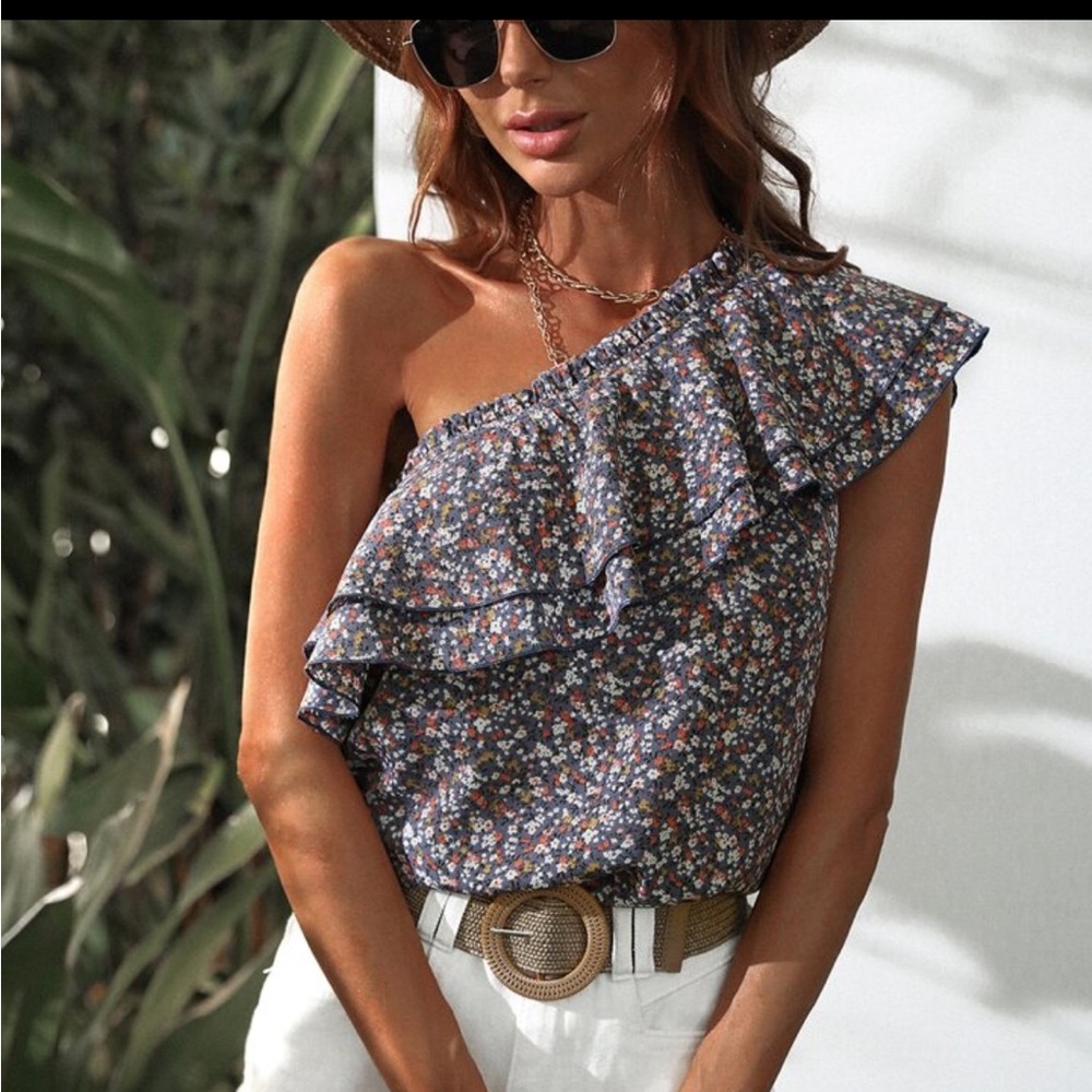 Ditsy Floral One Shoulder Ruffle Trim
Top